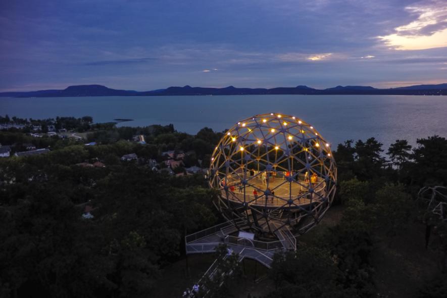 Xantus János Gömbkilátó és Magasösvény 