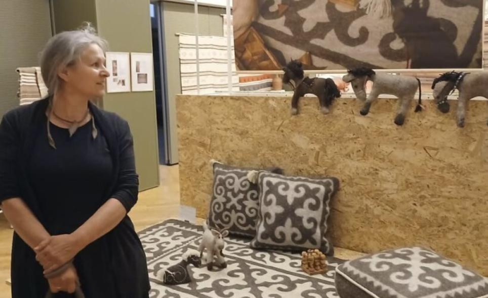 Nemezbe szőtt történetek – Papp Lászlóné Melinda kiállítása