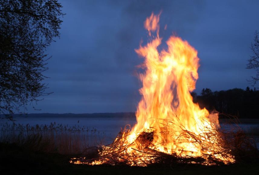 Kiszebáb égetés és fánkparti Balatonrendes - 2025 