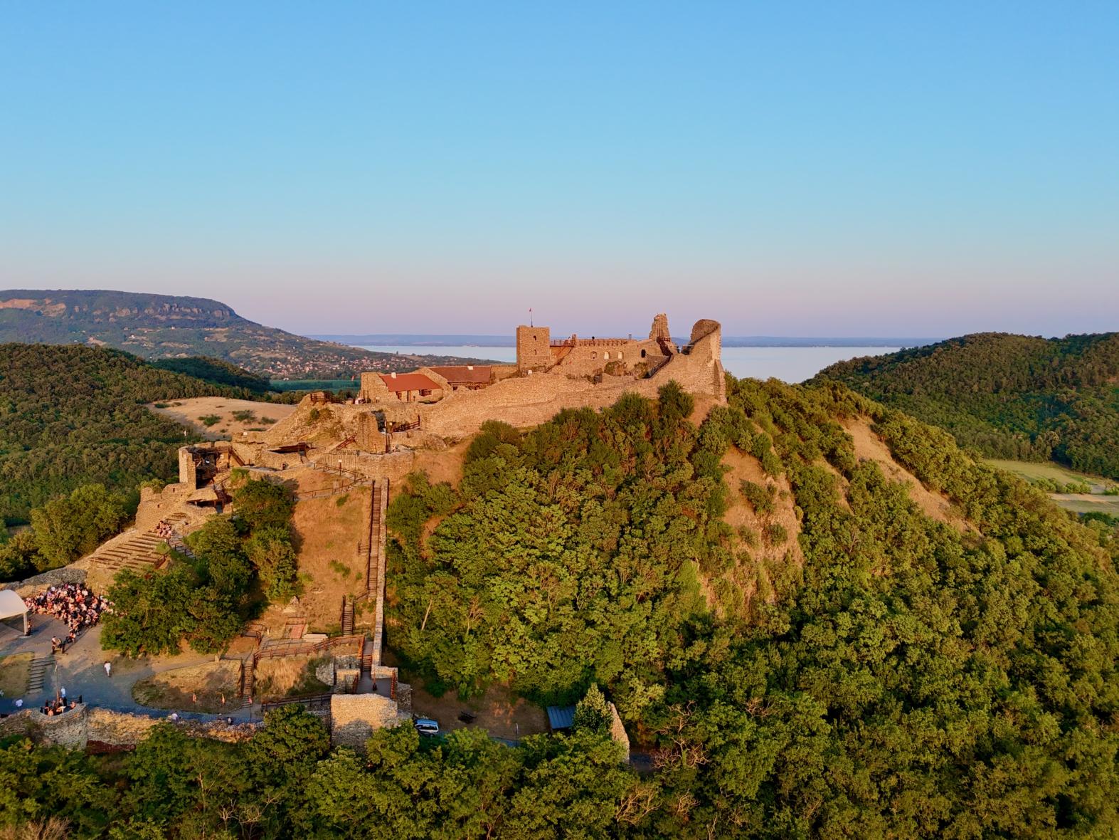 Zenés esték a Balaton várában - 2026