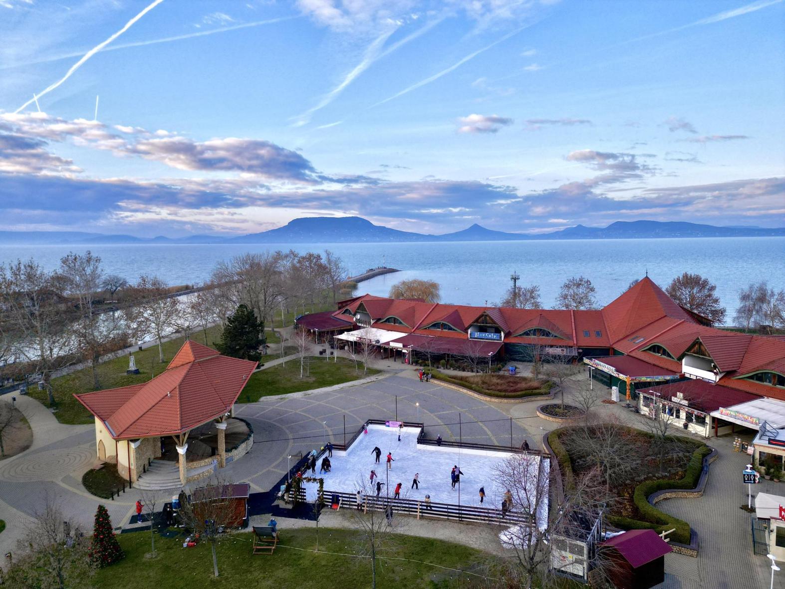 Fonyódi műjégpálya