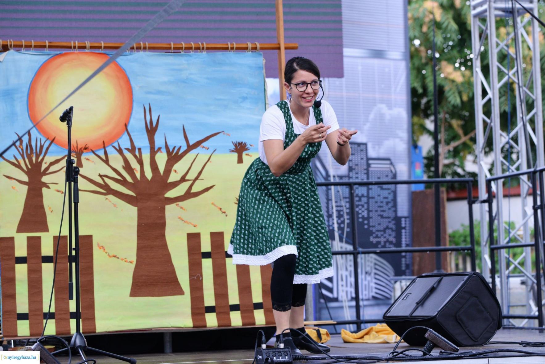 Hétmérföldes csizma-interaktív ökomese a Boglári Kultkikötőben