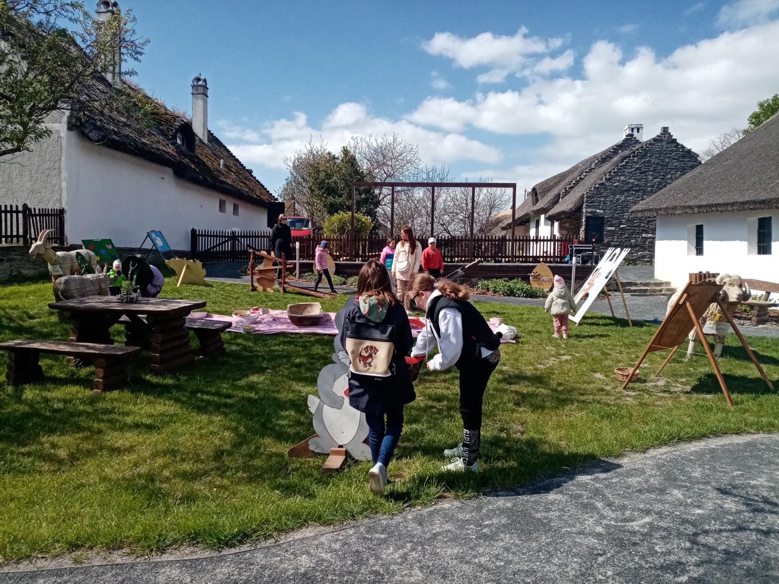 Húsvéti Nyuszibuli és Tojástánc Tihanyban