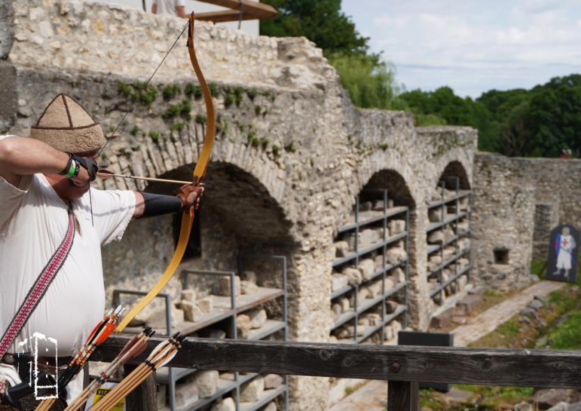 Kinizsi Pál Toronylövő Történelmi Örömíjász verseny
