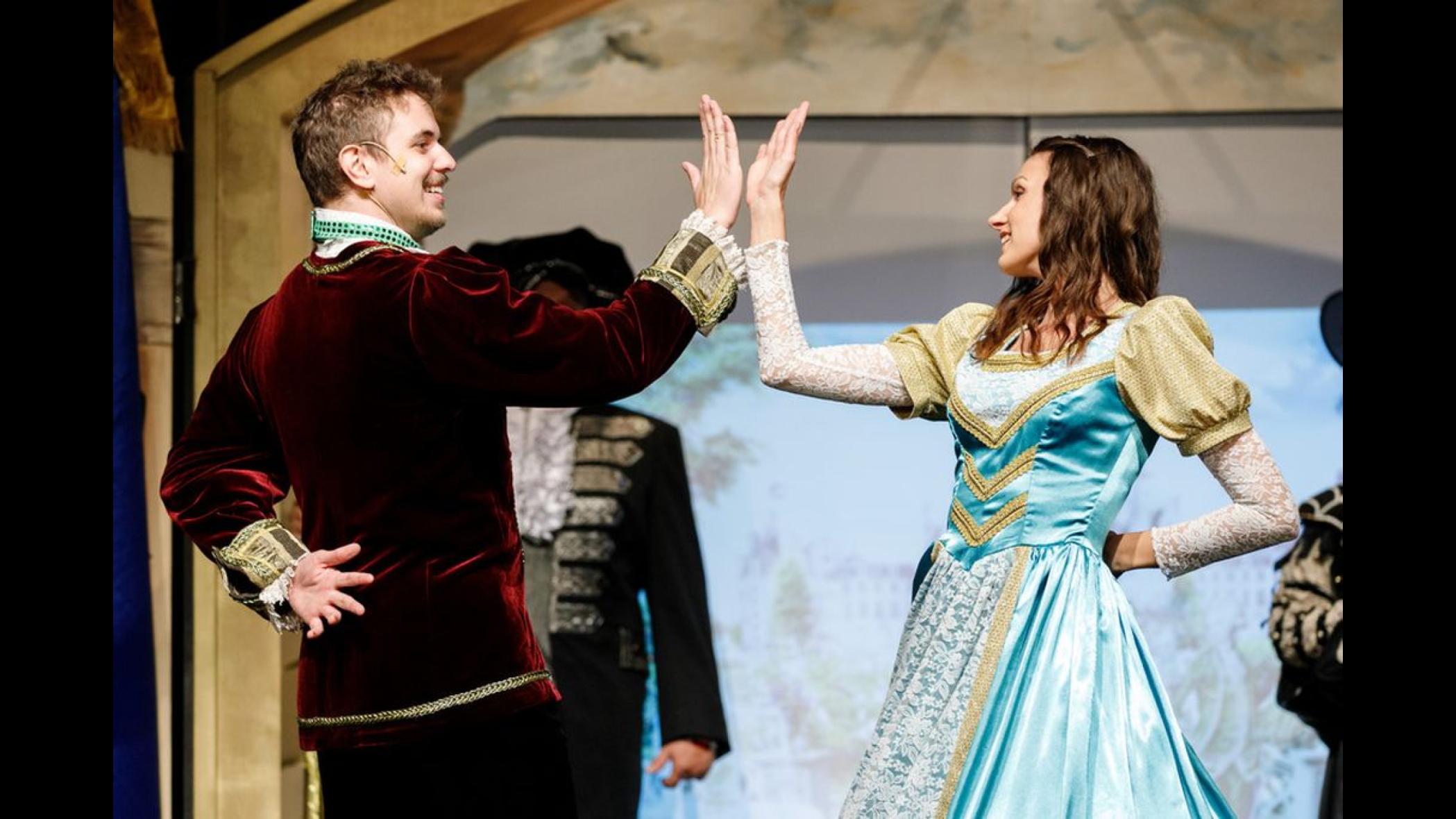 Tavaszi Fesztivál – Hamupipőke – A Pesti Művész Színház Siófokon