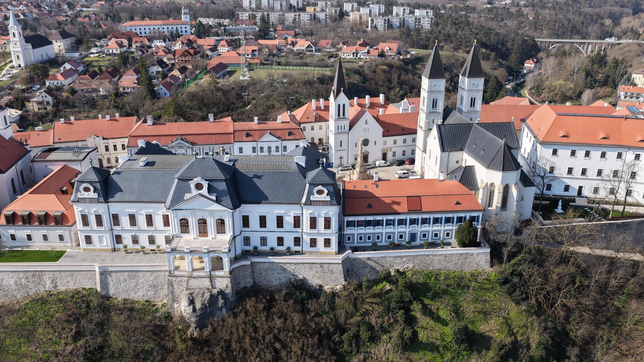 Egy nap a veszprémi várnegyedben