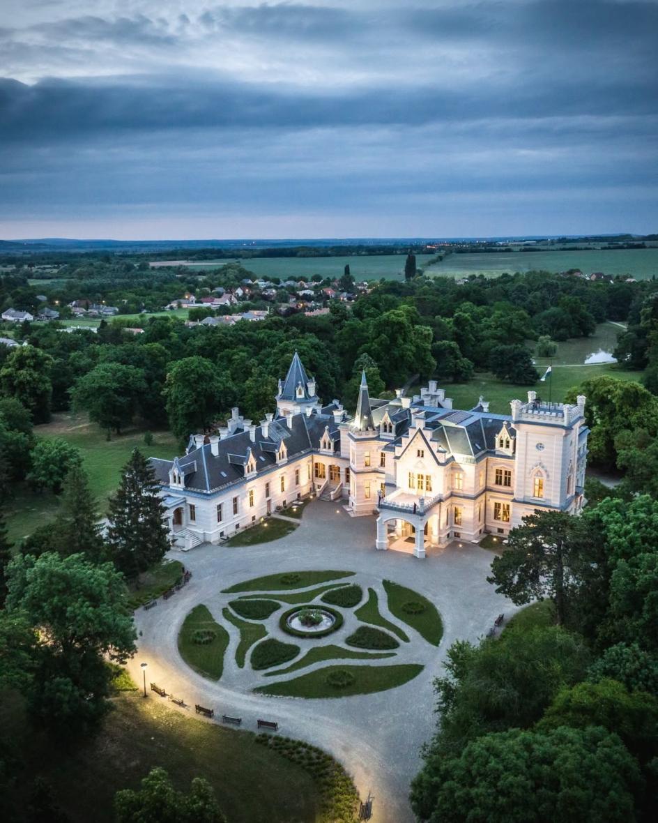 Kastély-krimi